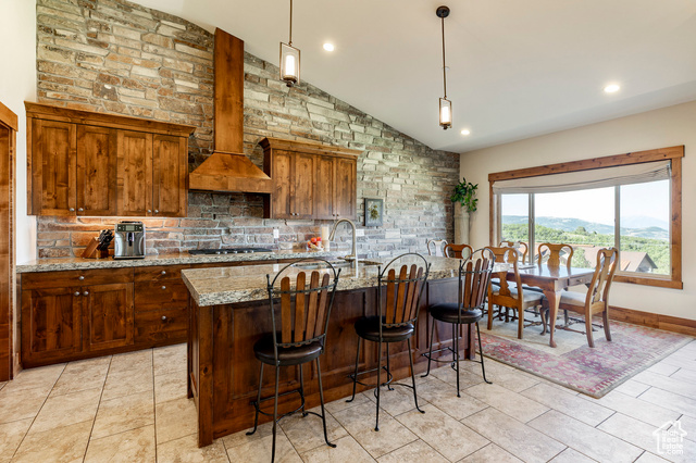 Photo 4 for MLS #2098666 at 1658 E Viewside Cir