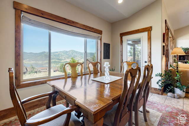 Photo 7 for MLS #2098666 at 1658 E Viewside Cir