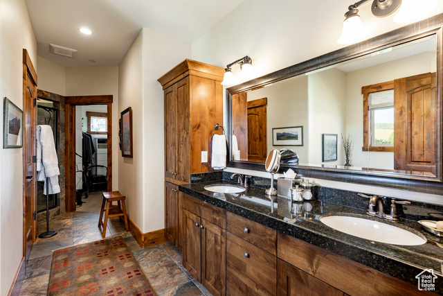 Photo 19 for MLS #2098666 at 1658 E Viewside Cir