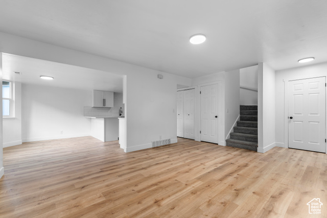 Photo 4 for MLS #2098677 at 4176 S Oak Meadows Dr #10