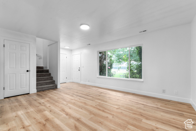 Photo 3 for MLS #2098677 at 4176 S Oak Meadows Dr #10