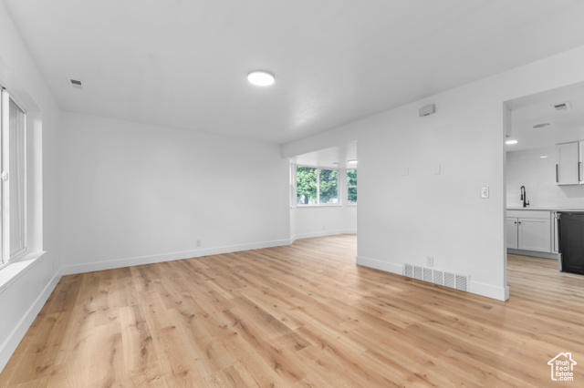 Photo 5 for MLS #2098677 at 4176 S Oak Meadows Dr #10