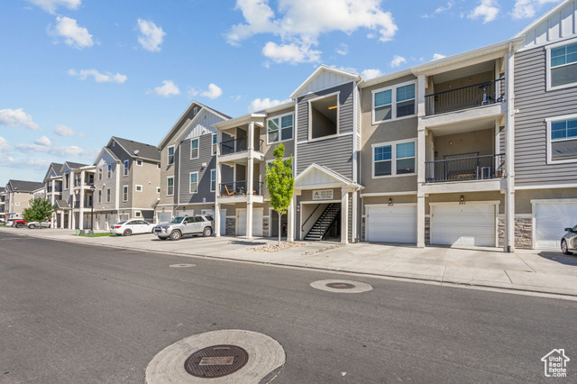 Photo 2 for MLS #2098681 at 1776 W Newcastle Ln #A301