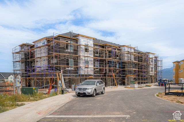 6454 W PINNACLE PEAK LN #E204, Herriman UT 84096