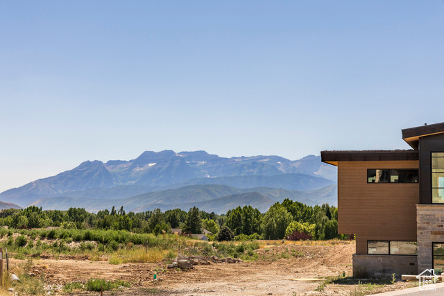 Photo 8 for MLS #2098701 at 431 N Haystack Mountain Dr #32