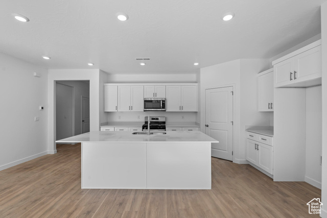 Photo 10 for MLS #2098773 at 1374 S Friendship Cv