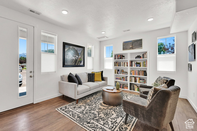 Photo 4 for MLS #2098776 at 341 E 9000 South