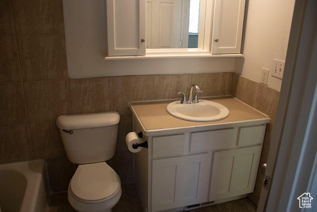 Photo 10 for MLS #2098787 at 41 W 770 North