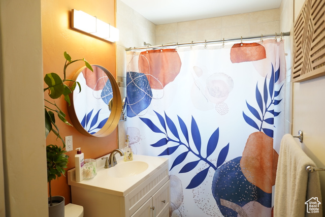 Photo 8 for MLS #2098857 at 2123 Fowler Ave