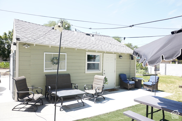 Photo 13 for MLS #2098857 at 2123 Fowler Ave