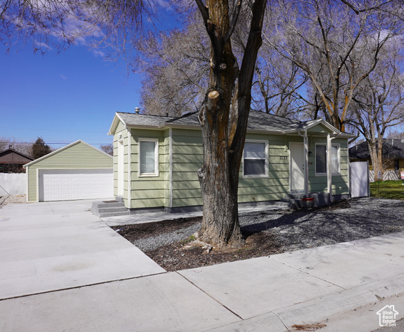 Photo 18 for MLS #2098857 at 2123 Fowler Ave