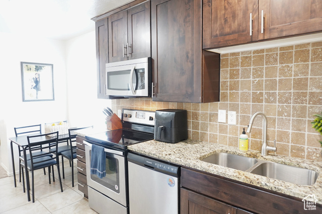 Photo 4 for MLS #2098857 at 2123 Fowler Ave