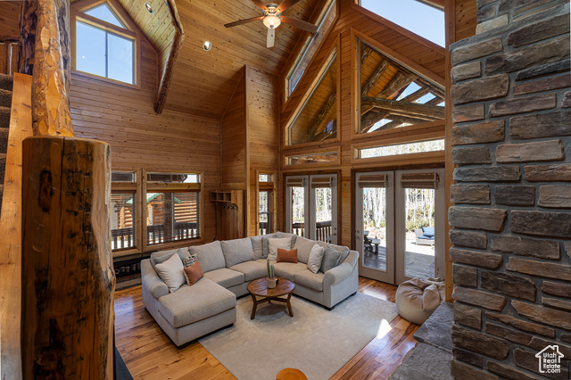 Photo 19 for MLS #2098911 at 4165 N Robbers Roost Rd