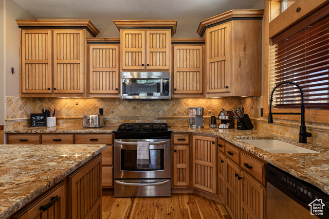 Photo 21 for MLS #2098911 at 4165 N Robbers Roost Rd