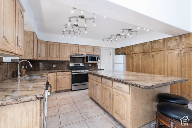 Photo 17 for MLS #2098916 at 805 S 300 East