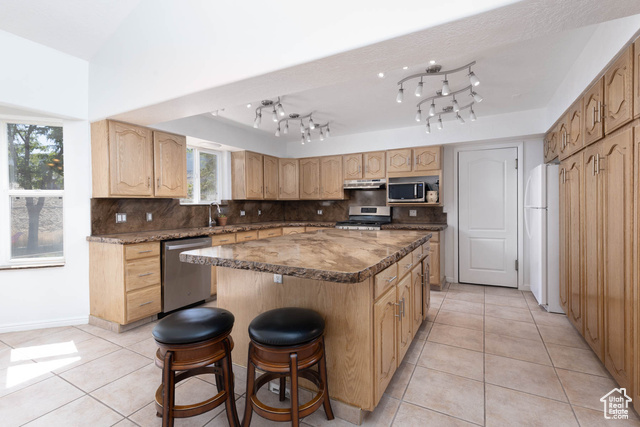 Photo 16 for MLS #2098916 at 805 S 300 East