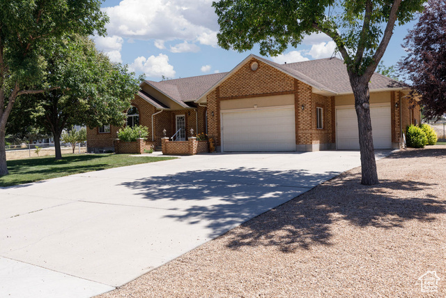 Photo 2 for MLS #2098916 at 805 S 300 East