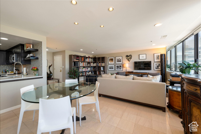 Photo 5 for MLS #2098951 at 44 W Broadway #2507