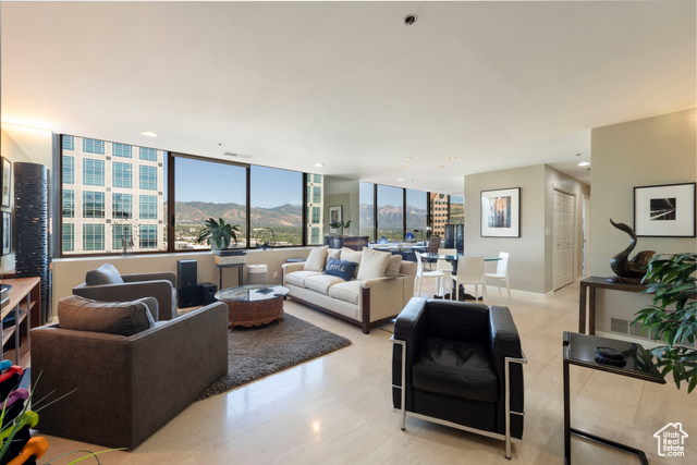 Photo 2 for MLS #2098951 at 44 W Broadway #2507