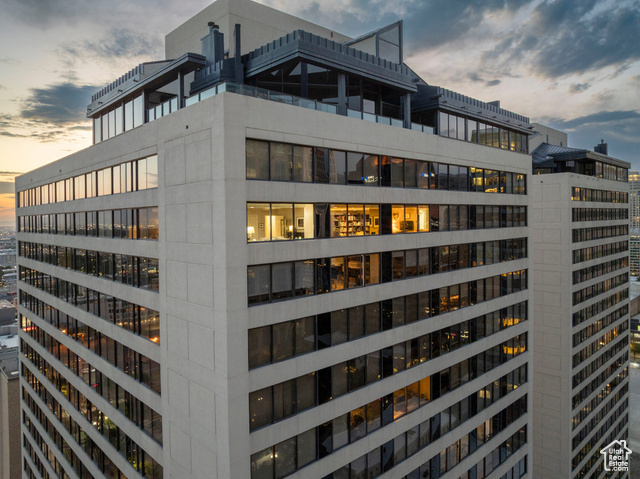 Photo 43 for MLS #2098951 at 44 W Broadway #2507