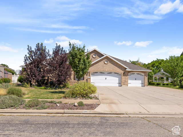 4164 S 2400 W, Roy UT 84067
