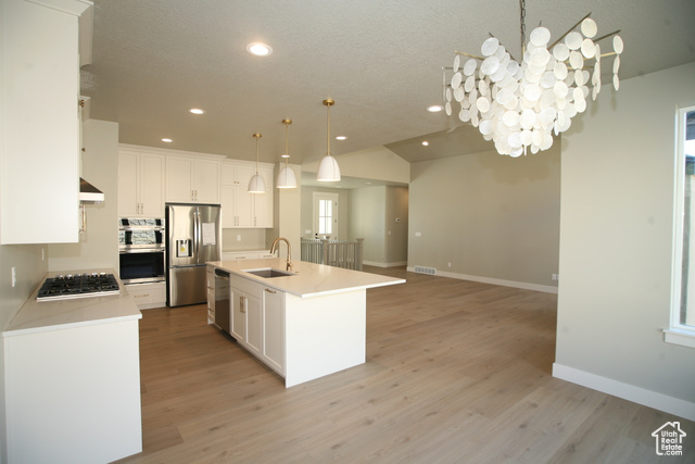 Photo 19 for MLS #2098980 at 674 E Mountain Rd #184