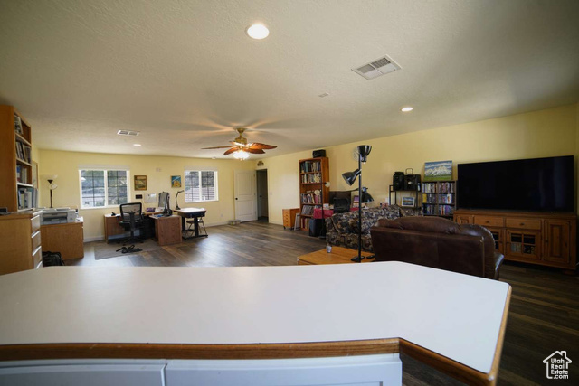 Photo 30 for MLS #2099013 at 1215 W Emerald Dr