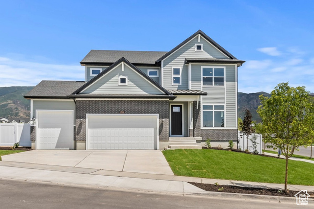 Photo 2 for MLS #2099053 at 1708 N Larkspur Way