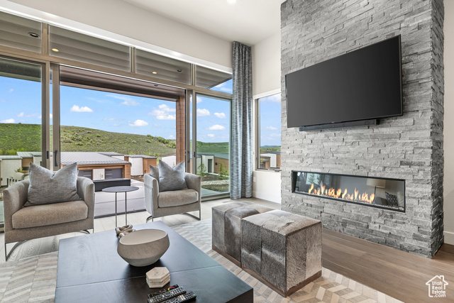 Photo 4 for MLS #2099084 at 6427 Double Deer Loop