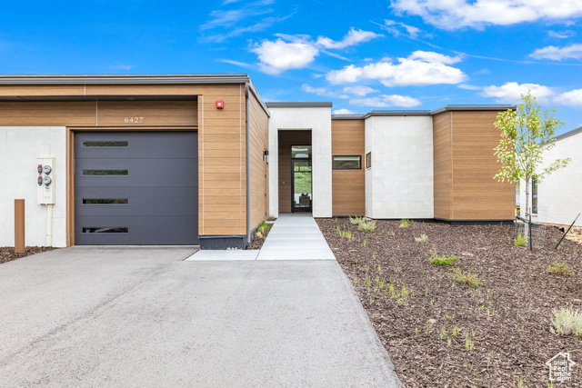 Photo 2 for MLS #2099084 at 6427 Double Deer Loop
