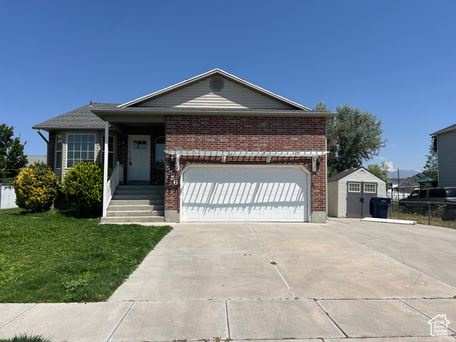 5556 S 3800 W, Roy UT 84067