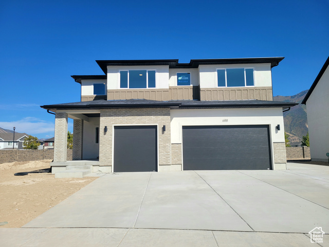 688 PLAINSMAN DR #103