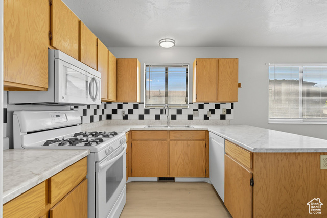 Photo 7 for MLS #2099109 at 447 Salton St