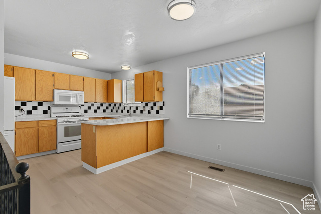 Photo 10 for MLS #2099109 at 447 Salton St