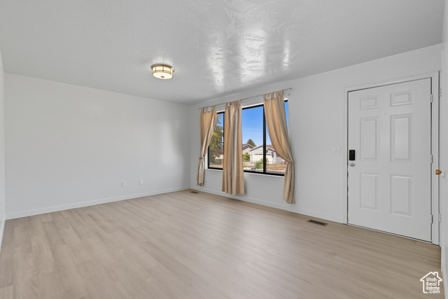 Photo 5 for MLS #2099109 at 447 Salton St