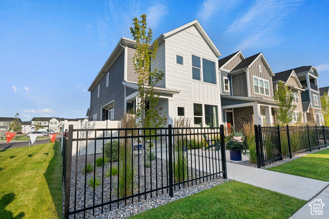 Photo 2 for MLS #2099115 at 10022 N Loblobby Ln #713