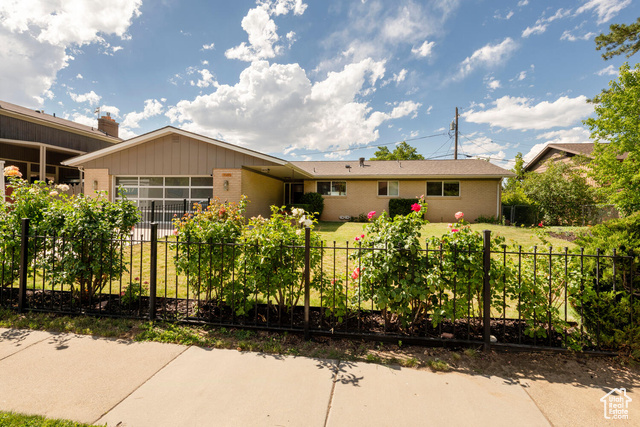 3585 E KINGS CIR, Cottonwood Heights UT 84121