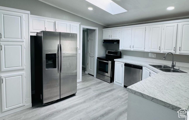 Photo 2 for MLS #2099176 at 1175 E Del Rio St