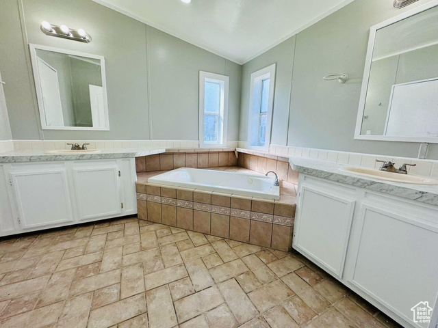Photo 4 for MLS #2099176 at 1175 E Del Rio St