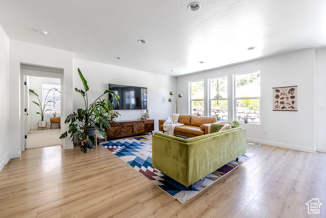 Photo 13 for MLS #2099177 at 1878 W Chaco Cir