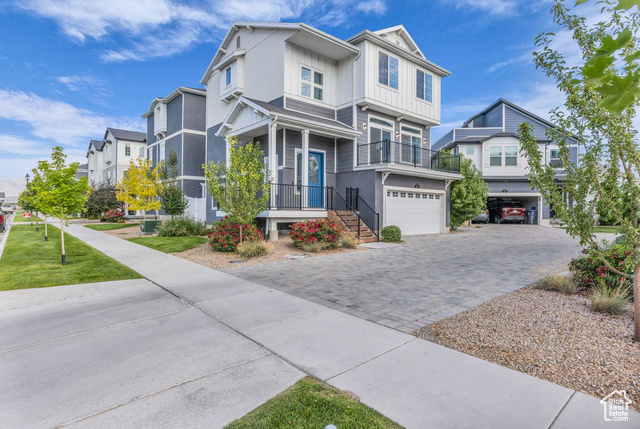Photo 2 for MLS #2099202 at 174 E Polaris Dr