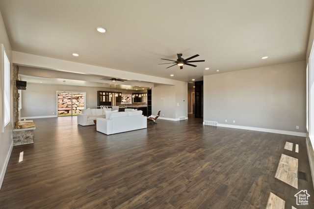Photo 8 for MLS #2099268 at 1011 E Mill Rd