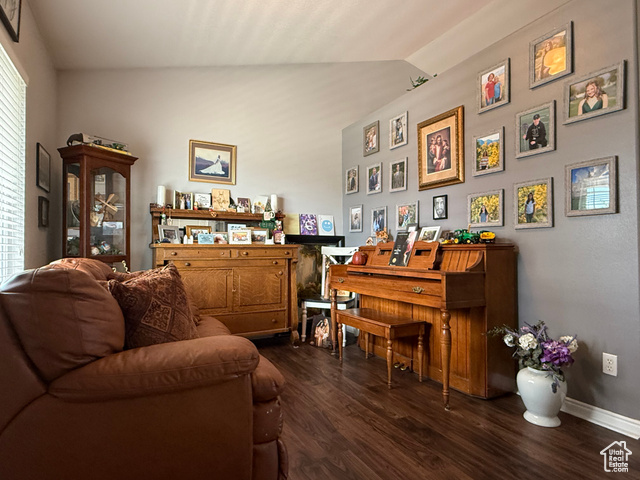 Photo 10 for MLS #2099287 at 888 W Red Hen Rd #201