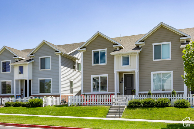 Photo 4 for MLS #2099291 at 1034 W Narrows Ln