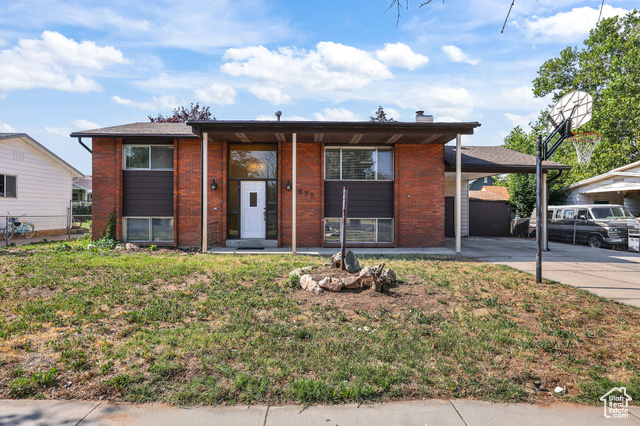 1377 W 2600 N, Clinton UT 84015