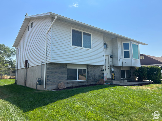 5956 S 3950 W, Roy UT 84067