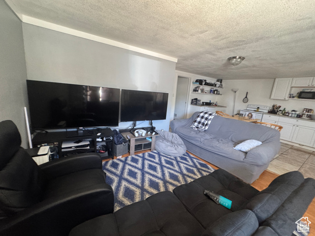 Photo 16 for MLS #2099499 at 380 N 4th Ave