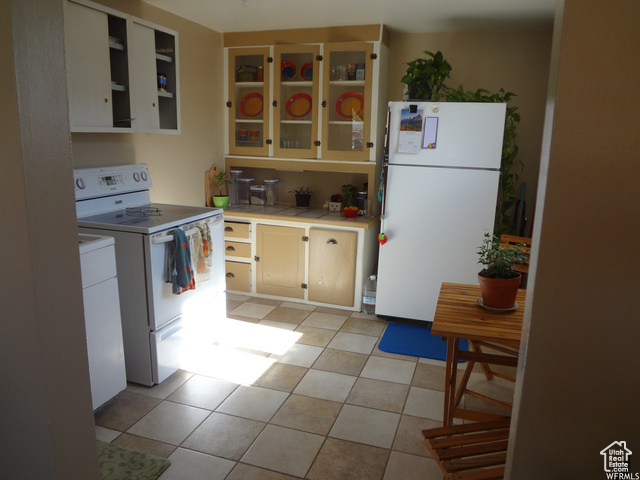 Photo 7 for MLS #2099499 at 380 N 4th Ave