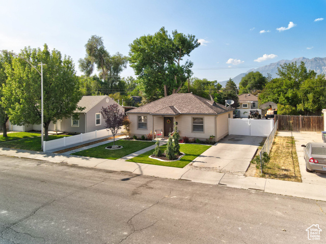 Photo 3 for MLS #2099525 at 979 E 150 North