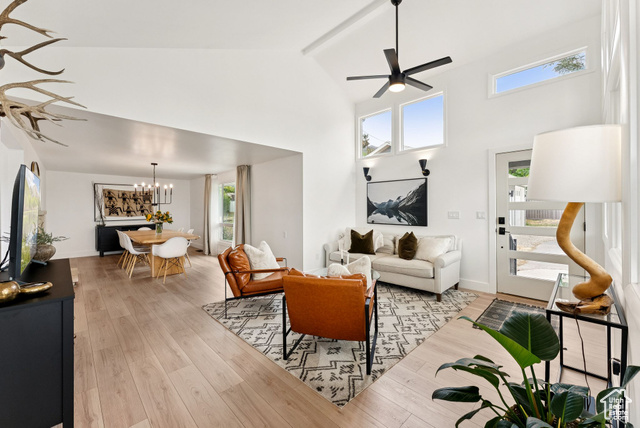 Photo 5 for MLS #2099529 at 1043 S Oxford Cir
